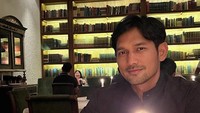 Sebelum liburan ke Amerika, Ibnu dan Ririn sempat kencan bareng makan steak di salah satu restoran mewah. Foto: Instagram @ririnekawati @ibnujamil