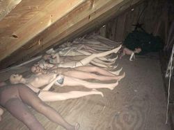 Deretan Foto Menyeramkan Saat Netizen Pindah ke Rumah Baru