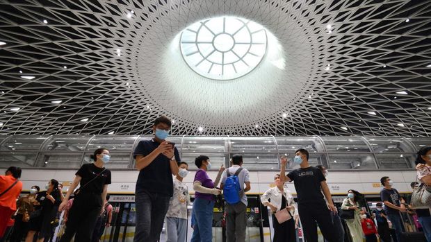 Shenzhen Metro Line 14 telah resmi beroperasi. Stasiun bawah tanah ini benar-benar menarik perhatian publik dengan desain yang futuristik.