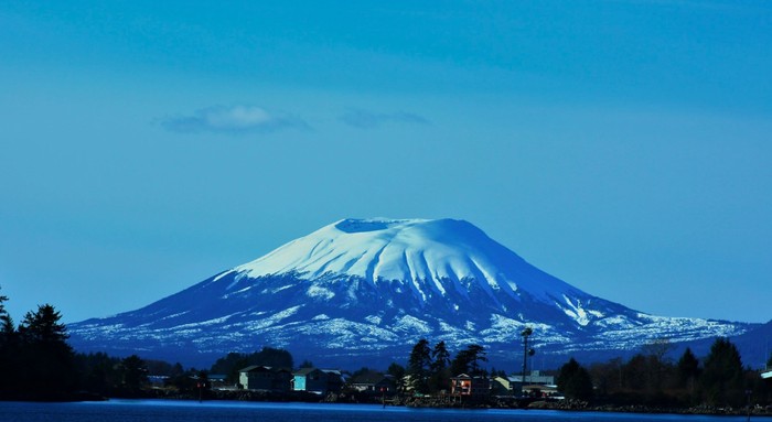 Gunung Edgecumbe