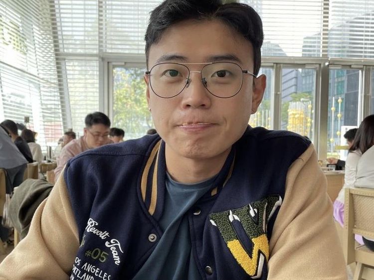 Korea Reomit, YouTuber Ini Doyan Rawon hingga Suka Ngopi