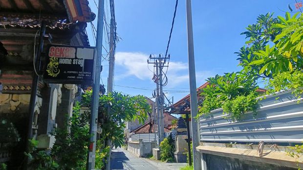 Kawasan Poppies Lane yang dikenal 'kampung backpacker' di Kuta.