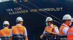 Ini Wujud Kapal Kontainer Terbesar yang Sandar di Pelabuhan Indonesia
