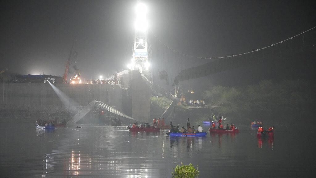 Jembatan Ambruk di India Tewaskan 132 Orang, Ini 5 Hal Diketahui