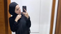 Shakilla Kaif juga sempat melakukan kegiatan sosial di Tanah Suci dengan membagikan makanan. (Foto: dok pribadi)