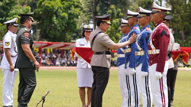 Kapolri dan Panglima TNI hadiri wisuda taruna di Magelang