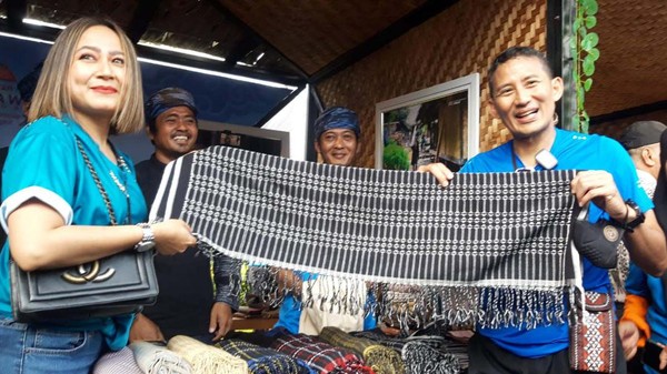 10 Desa Wisata Mitra Bakti BCA tersebut merupakan finalis dari ajang Anugerah Desa Wisata Indonesia (ADWI) 2022 yang diselenggarakan oleh Kementerian Pariwisata dan Ekonomi Kreatif, yang dititipkan kepada BCA untuk mendapatkan pendampingan dan pelatihan demi bertransformasi menjadi destinasi pariwisata unggulan baru. 10 Desa Wisata Mitra Bakti BCA tersebut merupakan finalis dari ajang Anugerah Desa Wisata Indonesia (ADWI) 2022 yang diselenggarakan oleh Kementerian Pariwisata dan Ekonomi Kreatif, yang dititipkan kepada BCA untuk mendapatkan pendampingan dan pelatihan demi bertransformasi menjadi destinasi pariwisata unggulan baru.