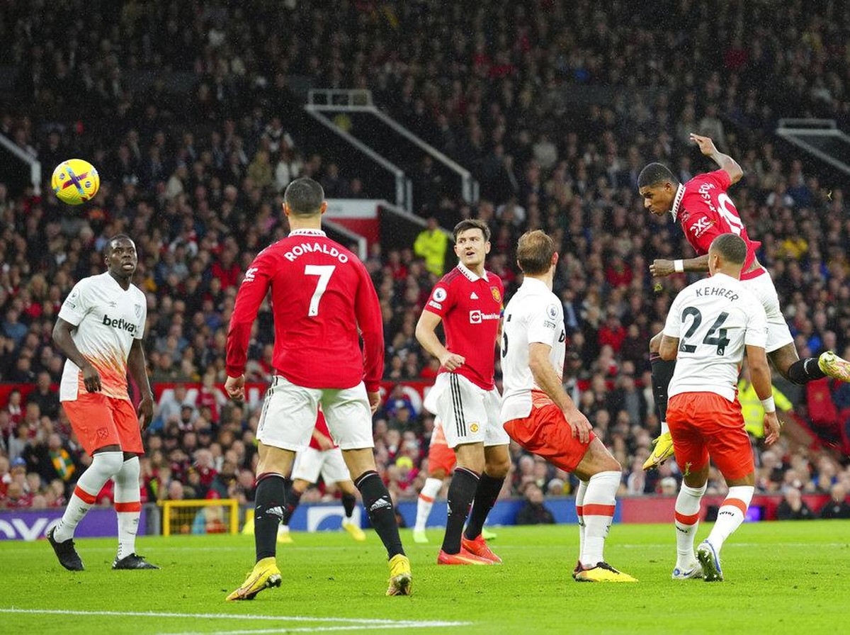 Link live streaming Manchester United vs West Ham United di Piala FA. (Foto: AP/Jon Super)