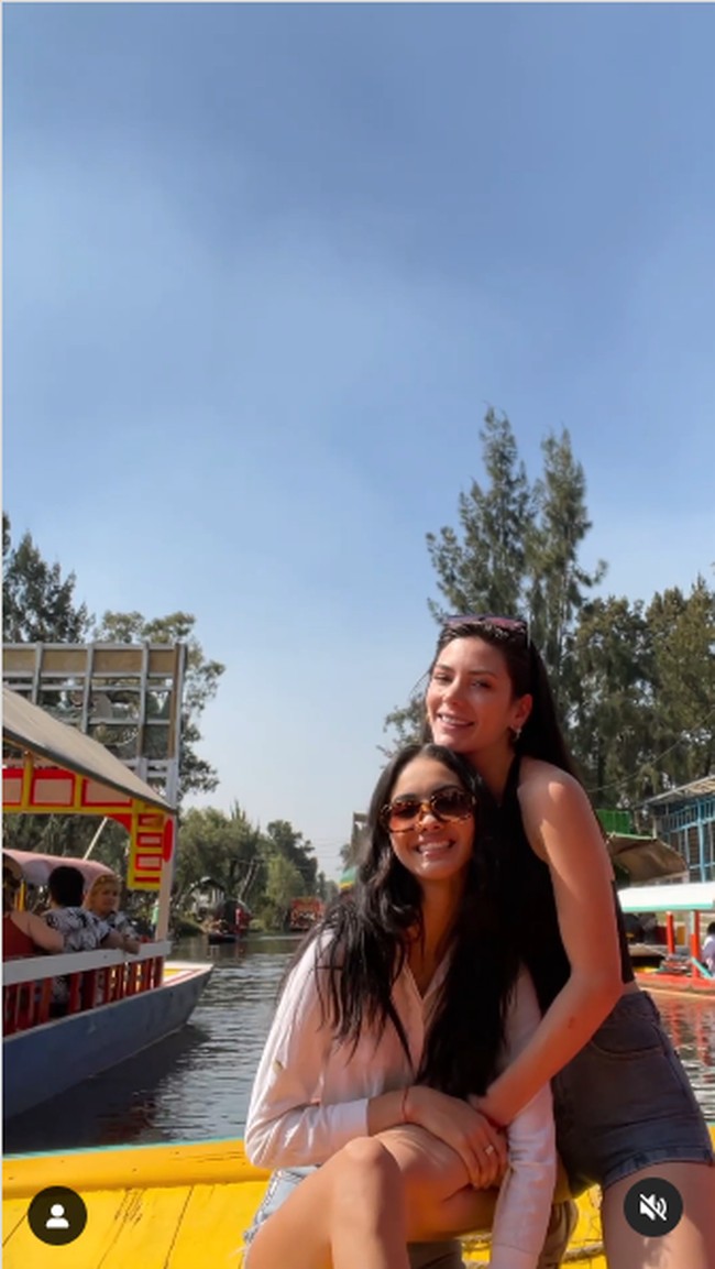 Dalam video yang diunggah, keduanya menunjukkan pose-pose mesra ketika menghabiskan waktu bersama. Tampaknya mereka sudah cukup lama menjalin hubungan. Foto: Instagram @marianajvarela