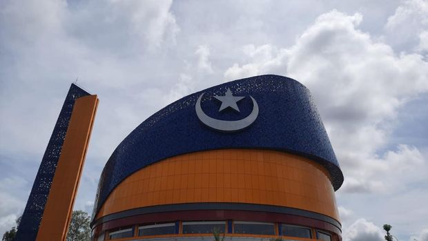 Masjid Tanjak, Bandaranya Hang Nadim, Batam