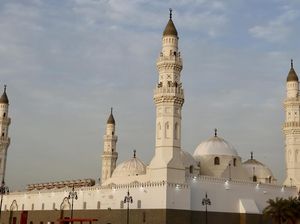 9 Keutamaan Datang ke Masjid untuk Sholat, Termasuk Didoakan Para Malaikat