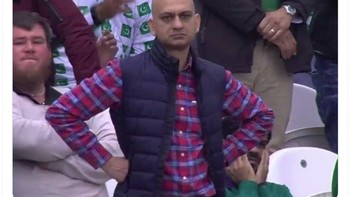 Meme user Instagram sedih karena akun kena suspend padahal tidak melakukan pelanggaran apa-apa. Foto: Twitter