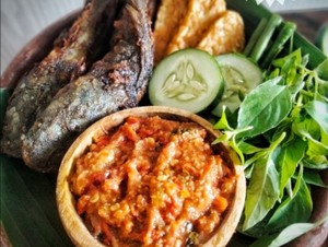 Resep Pembaca: Resep Pecel Lele Khas Lamongan yang Gurih Garing