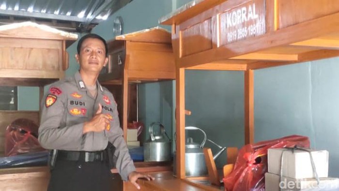Polisi di Klaten berdayakan korban PHK-pengangguran via angkringan