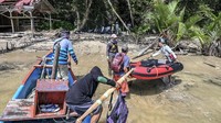 Mereka dibekali dengan berbagai disiplin ilmu berkegiatan di alam bebas mulai dari membaca kompas hingga mengenali berbagai jenis flora dan fauna di sekitar.   