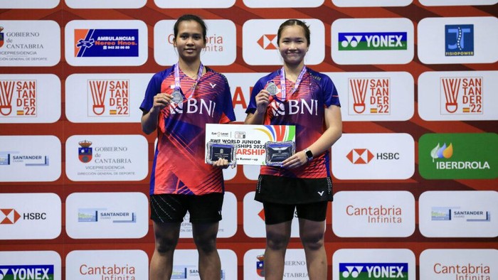 Rachel Allessya Rose/Meilysa Trias Puspitasari meraih medali perak di Kejuaraan Dunia Junior 2022