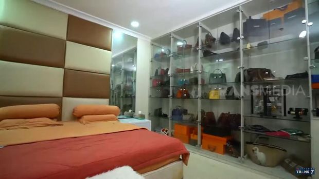 rumah Priscilla Yong Part 1
