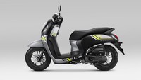 Honda Scoopy Sporty Silver kini memiliki grafis baru dengan kombinasi tiga warna, yakni hitam, silver, dan kuning. Foto: Astra Honda Motor