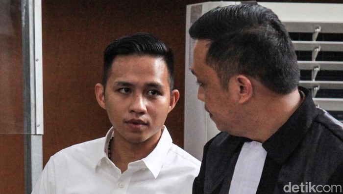 Bharada Richard Eliezer menjalani sidang lanjutan kasus pembunuhan Brigadir Yosua Hutabarat di Pengadilan Negeri Jakarta Selatan, Senin (31/10/2022). Asisten rumah tangga (ART) Ferdy Sambo, Susi dihadirkan sebagai saksi dalam sidang lanjutan tersebut.