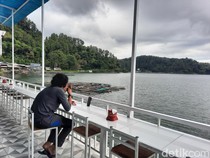 Musim Puncak Libur Panjang, Eh Ada Longsor di Jalur Telaga Ngebel
