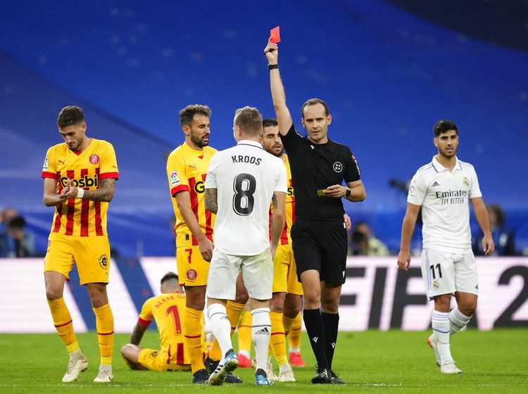 Momen Kartu Merah Perdana Toni Kroos