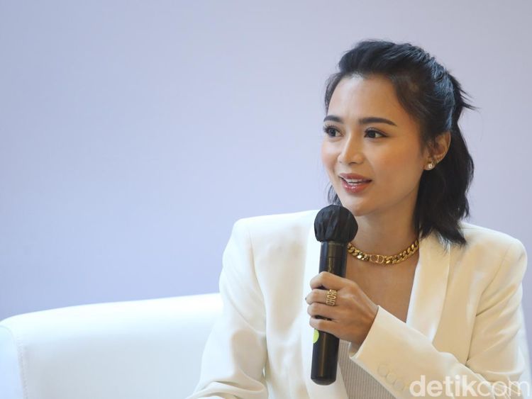 6 Potret Glowing Wika Salim, Hasil Olahraga Rutin dan Pola Makan Sehat