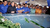 Selanjutnya ada Tol Penang di Malaysia yang memiliki panjang 13,5 kilometer. Tol ini dibuka pada tahun 2014 dan pembangunannya memakan biaya Rp 15 triliun. (AFP/Getty Images)