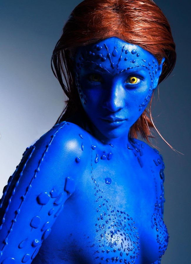 Melalui akun Instagramnya Anya Geraldine tampak membagikan penampilannya saat merayakan Halloween. Tak hanya cosplay jadi mermaid, dirinya juga berdandan ala Mystique, karakter yang dipopulerkan oleh Marvel Comics. Foto: Instagram/@winstongomez