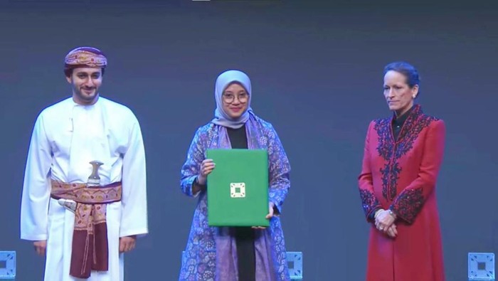 Bupati Ipuk menerima Aga Khan Award for Architecture 2022