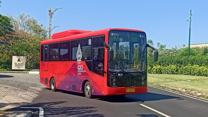 Bus listrik E-Inobus yang akan digunakan untuk mengangkut delegasi KTT G20 di Bali.