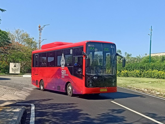 Bus listrik E-Inobus yang akan digunakan untuk mengangkut delegasi KTT G20 di Bali.