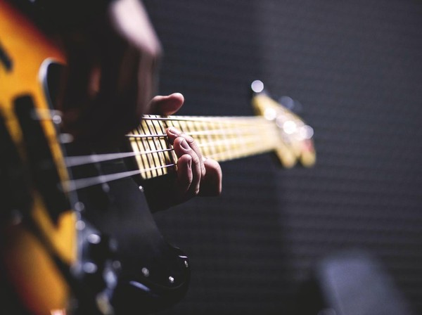 Chord Gitar Lagu Tongkrongan, Wajib Dinyanyikan Biar Suasana Makin Seru!