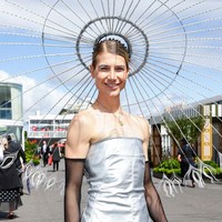 “Semua gender adalah non-binary, dan tidak sedikit pun aku melihat diriku adalah pria. Tapi menyebut diriku adalah they atau mereka,” ungkap Christian. Panggilan they menjadi sapaan bagi kaum non-binary. Foto: Getty Images