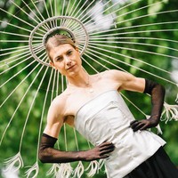 Penampilan Christian memang menjadi pusat perhatian karena menghebohkan.Foto: Getty Images