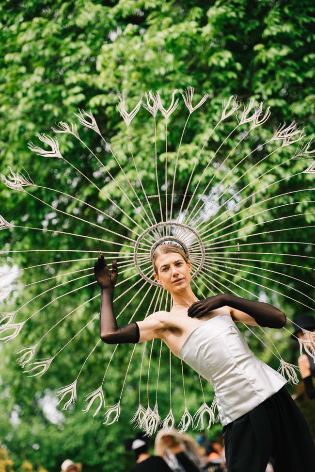 Sementara Christian dengan percaya diri menunjukan bulu ketiaknya. Foto: Getty Images