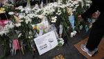 TKP Tragedi Halloween Itaewon Dipenuhi Karangan Bunga