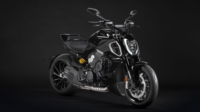 Ducati Diavel V4