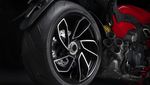 Potret Ducati Diavel V4: Tongkrongan Auto Ganteng, Bisa Parkir di Depan Mall