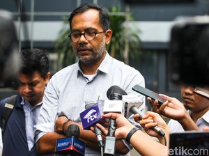 Haris Azhar-Fathia ke Kejari Jaktim Jalani Pelimpahan Tahap 2