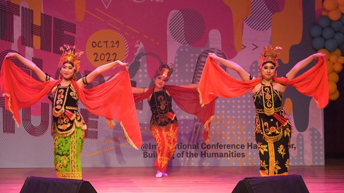 Gandrung Banyuwangi tampil di kampus Taiwan