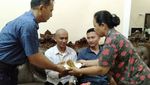 Gaya Keren Adik Brigadir J, Reza Hutabarat Saat Kulineran