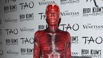 Heidi Klum Sang Ratu Pesta Halloween, dari Dewa Hingga Iblis