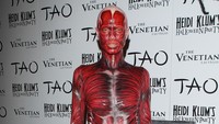 2011, Heidi Klum tampil keren banget. Foto: FilmMagic/Michael Tran