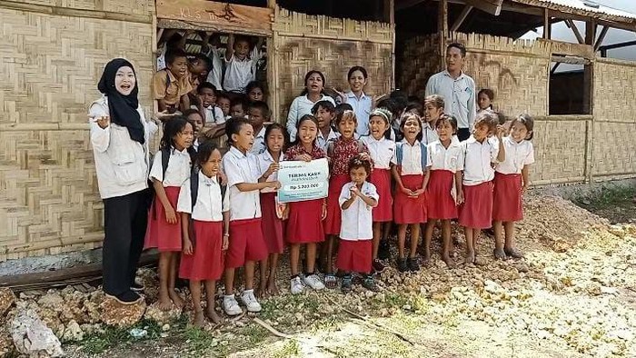 Ungkapan syukur terucap dari anak-anak SDN Reda Meter dan juga para orangtua serta guru-guru. Donasi dari Sahabat Baik membuat anak-anak lebih nyaman belajar.
