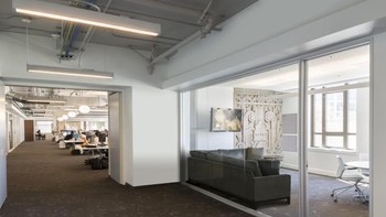 Karyawan Twitter bisa bekerja di area mana saja asalkan kosong. Foto: Twitter