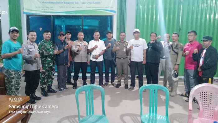 Kapolsek Pesanggrahan, Kompol Nazirwan, edukasi ke sekolah mengenai bahaya tawuran. (Istimewa)