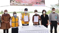 Menteri PUPR Basuki Hadimuljono mengatakan, Program KOTAKU merupakan wujud kolaborasi antara Kementerian PUPR dan Pemda dalam mendorong dan memberdayakan masyarakat/warga setempat sebagai pelaku pembangunan, khususnya infrastruktur berskala kecil atau pekerjaan sederhana yang tidak membutuhkan teknologi, mulai dari perencanaan, pelaksanaan dan pengawasannya.