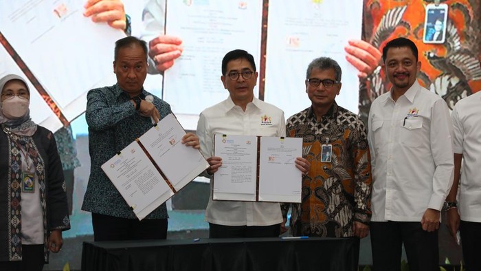 Kemenperin-Kadin Sinergi untuk Majukan IKM Kementerian Perindustrian bersinergi dengan Kamr Dagang Indonesia (Kadin). Kerjasama ini untuk mendorong IKM Komponen Otomotif lebih maju.