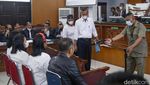 Kompak Berbaju Putih, Keluarga Yosua Bersaksi di Sidang Ferdy Sambo