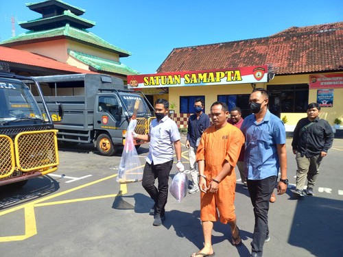 Konfrensi pers kasus suami bunuh istri di Banjar Dinas Dauh Margi, Desa Tirtasari, Kecamatan Banjar, Kabupaten Buleleng, Bali.
